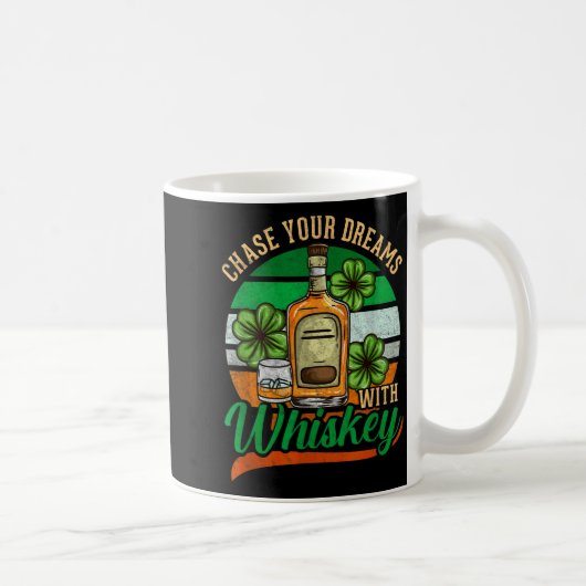 Chase Your Dreams With Whiskey St. Patrick's Day C Koffiemok (Rechts)