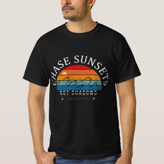 Chase Zonsondergangen: Inspirerend Sunset Esthetis T-shirt (Voorkant)