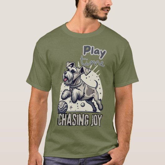 Chasing Joy: Happy Grey Pup in beweging T-shirt (Voorkant)