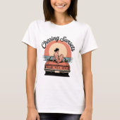 Chasing Sunsets Retro Auto Esthetische T-shirt (Voorkant)