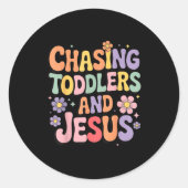 Chasing Toddlers And Jesus  Ronde Sticker (Voorkant)