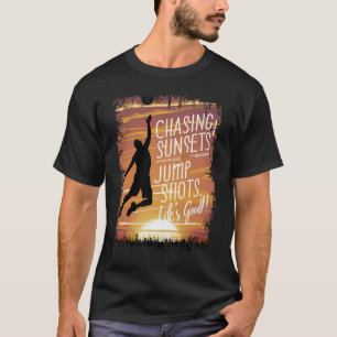 Chasing Zonsondergangen & Jump Shots Basketbal lev T-shirt
