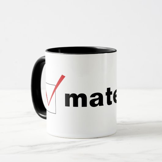 "Check Mate" met rood vinkje en Chess King Mok (Voorkant links)