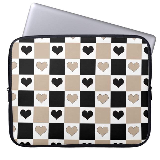 Checkerboard Harten in Taupe, Zwart en Wit Laptop Sleeve (Voorkant)