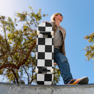 Checkerboard Hearts in zwart-wit Persoonlijk Skateboard