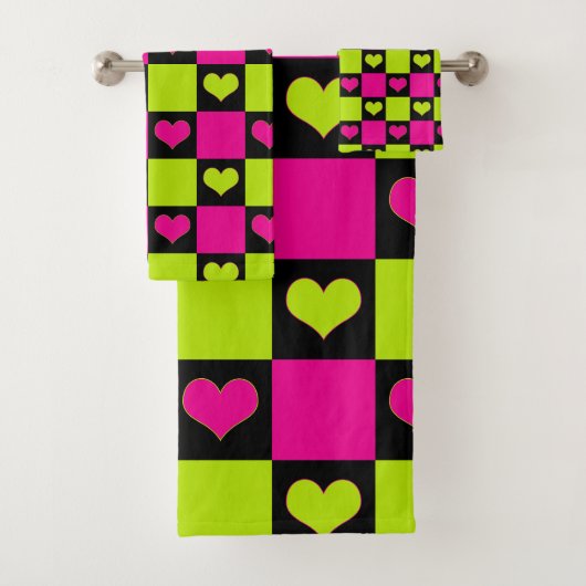 Checkerboard Hearts - Lime Green, Hot Pink & Black Bad Handdoek (Insitu)
