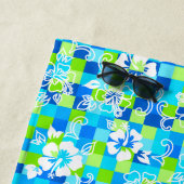 Checkerboard Hibiscus Hawaiian Floral - Turquoise Strandlaken (In situ)