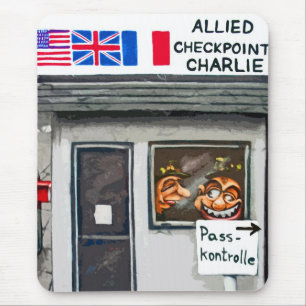 Checkpoint Charlie, Berlin, Cartoon (ct) Muismat