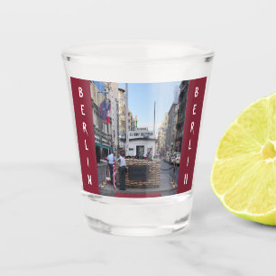 Checkpoint Charlie Berlin   Kleurversie Shot Glas