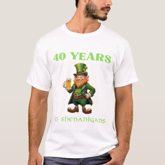 Cheeky Saint Patrick's 40th Birthday Over The Hill T-shirt (Voorkant)
