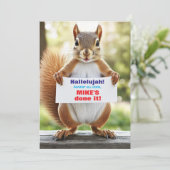 🎓Cheeky Squirrel Graduation Announcement Kaart (Staand voorkant)