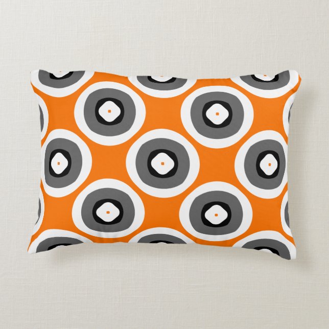 Cheerful Cute Oranje White Accent Kussen (Achterkant)