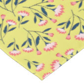  Cheerful Floral Pattern: Pink Flowers  Tafelkleed (Gekanteld)