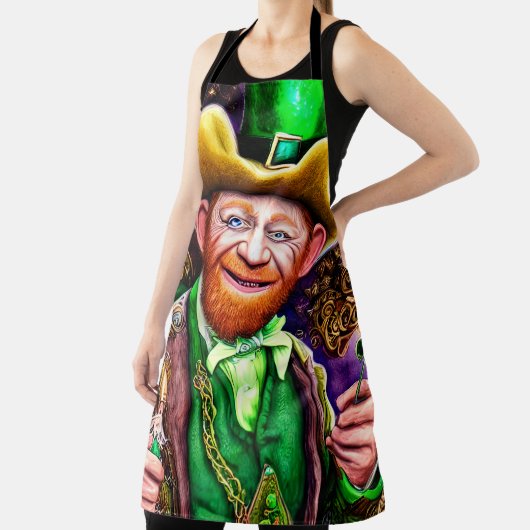 Cheerful Green Leprechaun met Shamrock Pipes Schort (Insitu)