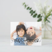 Cheerful Hug Editable Color Photo Holiday Briefkaa Feestdagenkaart (Staand voorkant)