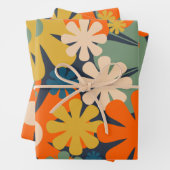 Cheerful Retro 60s 70s Flowers Floral Pattern Inpakpapier Vel (In situ)