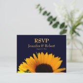 Cheerful Sunflower Navy Blue Wedding RSVP Uitnodiging Briefkaart (Staand voorkant)