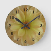 Cheerful Yellow Flower Clock Ronde Klok (Voorkant)
