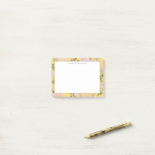 Cheerful Yellow Pink Grey Floral Pattern met naam Post-it® Notes (Op bureau)