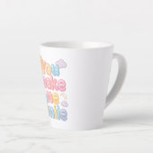 Cheerful "You Make Me Smile" Bubble Font Latte Mok (Rechterhoek)