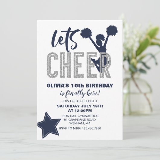 Cheerleading Navy en Zilver Cheer Verjaardag Kaart (Staand voorkant)