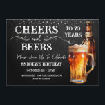 Cheers and Beers 70th Birthday Rustic Invitation Kaart<br><div class="desc">Kaas en bier Birthday Invitations. Eenvoudig aan te passen. Alle tekst kan worden aangepast en kan eenvoudig worden gewijzigd voor uw eigen wensen. Chalkboard- en rustige achtergrondelementen. Fun Chalkboard zwaait en bloeit. Waterverf bier mok. Uitnodigingen voor hem. Band of achtertuin BBQ verjaardagsontwerp. Om het even welke leeftijd, verander enkel de...</div>