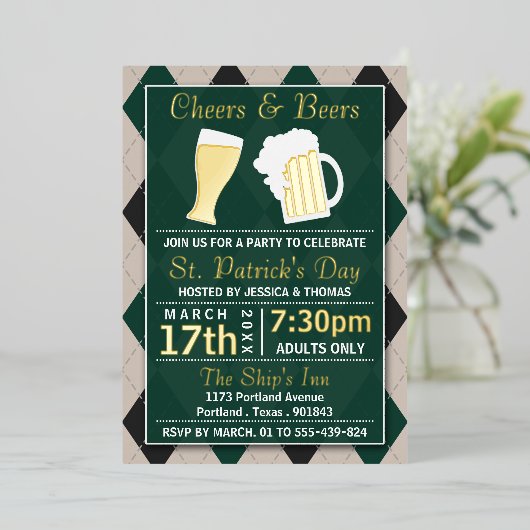 Cheers & Beers Trendy St. Patrick's Day Party Real Folie Uitnodiging (Staand Voorkant)