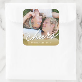Cheers Calligrafie Script Gold Ombre Photo Holiday Vierkante Sticker
