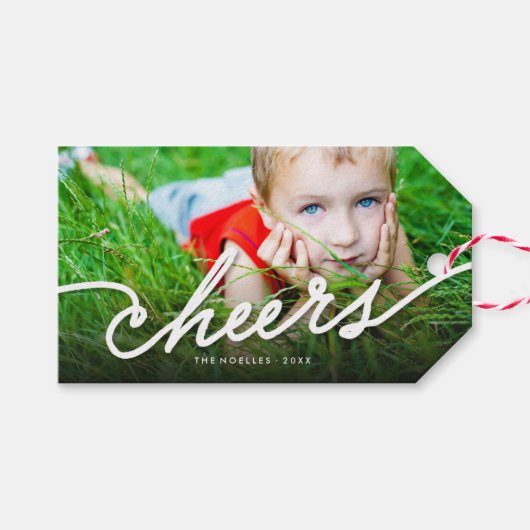 Cheers Calligrafiescript Modern Photo Holiday Cadeaulabel (Voorkant (Horizontaal))