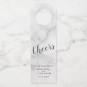 'Cheers' Classy Elegant Script Marmeren bruiloft Flessenhanger (Voorkant)