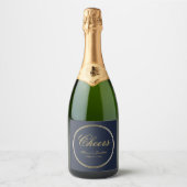 Cheers Elegant Blue Gold Calligraphy Wedding Sparkling Wijnetiket (Voorkant)