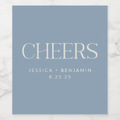 Cheers Elegant Dusty Blue Typography Wedding Wijn Etiket (Enkel label)