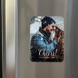 Cheers | Glitz Faux Glitter Photo Overlay Magneet<br><div class="desc">Aangepaste afgedrukte vakantiefotomagneten met een eenvoudige sjabloon voor maatwerk. Dit chique moderne ontwerp heeft een faux glitter confetti rand en stijlvolle kalligrafie tekst. Er staat "Proost!". Personaliseer het met uw foto's en voeg uw familienaam en het jaar toe. Gebruik de ontwerpgereedschappen om de tekst te bewerken, meer foto's toe te...</div>