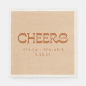 Cheers Groovy Terracotta Sand Custom Names Wedding Servet (Voorkant)