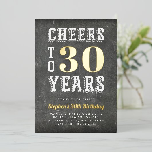 Cheers Milestone Birthday Party Folie Uitnodiging (Staand Voorkant)