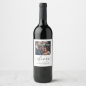 Cheers Modern Black Script Photo Wedding Wijn Etiket (Voorkant)