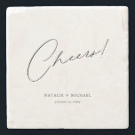 Cheers Modern Unieke Aangepaste bruiloft Stenen Onderzetter<br><div class="desc">Op zoek naar een unieke en persoonlijke huwelijksgunst waar je gasten van zullen houden? Kijk niet verder dan deze Cheers Modern Unieke Specialized Onderzetter van de Stone van de Weddenschap van de Douane! Met een eenvoudig maar stijlvol ontwerp met het woord "Cheers" in een modern, kalligrafiescript lettertype, zijn deze onderzetters...</div>