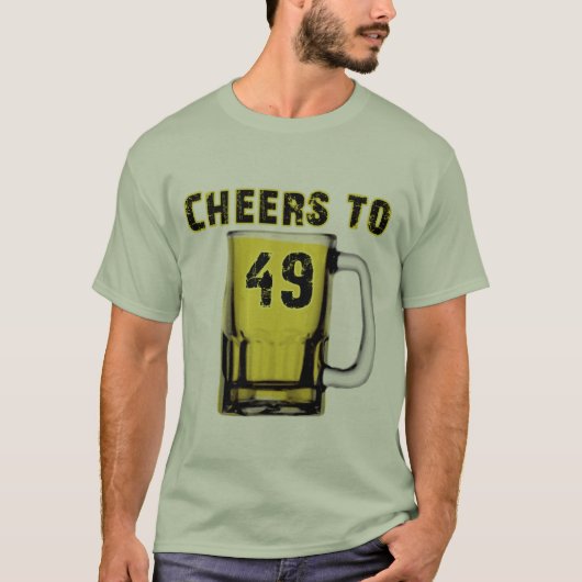 Cheers naar de vierde negen. Verjaardag T-shirt (Voorkant)