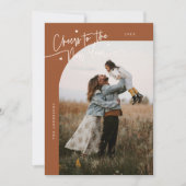 Cheers New Year Terracotta Curved Frame Photo Feestdagenkaart (Voorkant)