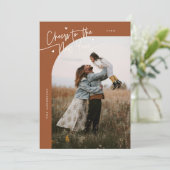 Cheers New Year Terracotta Curved Frame Photo Feestdagenkaart (Staand voorkant)