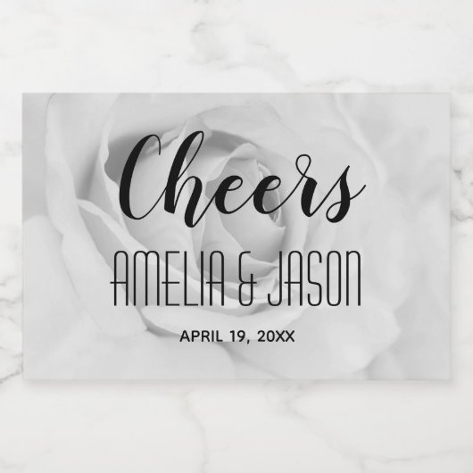 Cheers op Black and White Rose Blossom Wedding Sparkling Wijnetiket (Enkel label)