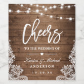 Cheers op de bruiloft Rustic Wood String Lights Wijn Etiket (Enkel label)