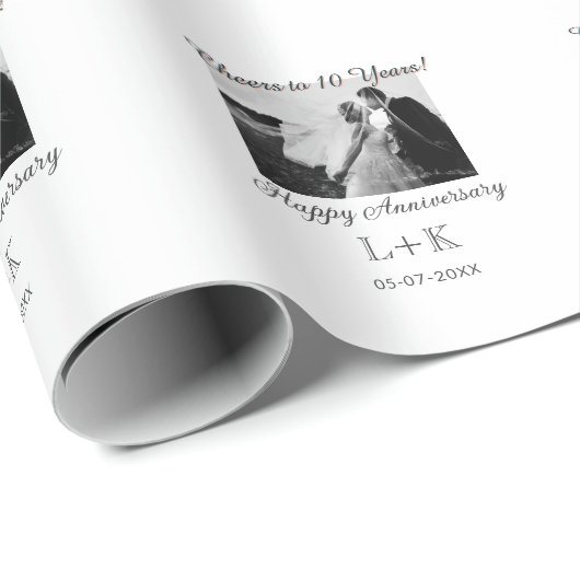 Cheers to 10 Years happy anniversary add photo dat Cadeaupapier (Rol Hoek)