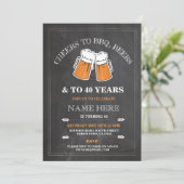 Cheers to BBQ, Beers Birthday Party Chalk Invite Kaart (Staand voorkant)