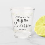 Cheers to Personalized Name Shot Glas<br><div class="desc">Fun faux Gold folie confetti Cheers to Couples Name. Dit kunnen grote partijgunsten zijn voor zowel bruiloften als verjaardagen. Geweldige partijkoepel.</div>