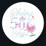 Cheers tot 50 jaar 50e verjaardag ronde sticker<br><div class="desc">Cheers tot 50 jaar 50e verjaardag Team Dinking Family Design Classic Round Sticker Classic Collectie.</div>