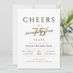 Cheers tot 75 jaar elegante moderne schoolverjaard kaart<br><div class="desc">Moderne klaschouwers tot 75 jaar verjaardagsuitnodiging beschikken over stijlvol script en typografie met uw partijdetails in geavanceerd goud,  zwart-wit,  eenvoudig en elegant,  geweldig voor een 75e verjaardagsfeestje of een andere leeftijd.</div>