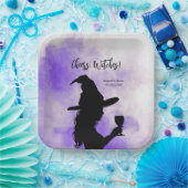 Cheers Witches, Halloween Witch Holding Wine Glass Papieren Bordje (Feest)