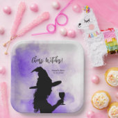 Cheers Witches, Halloween Witch Holding Wine Glass Papieren Bordje (Feest)