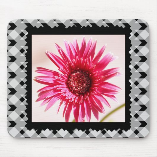 Cheery Pink Gerbera Daisy op Black/White Gingham Muismat (Voorkant)